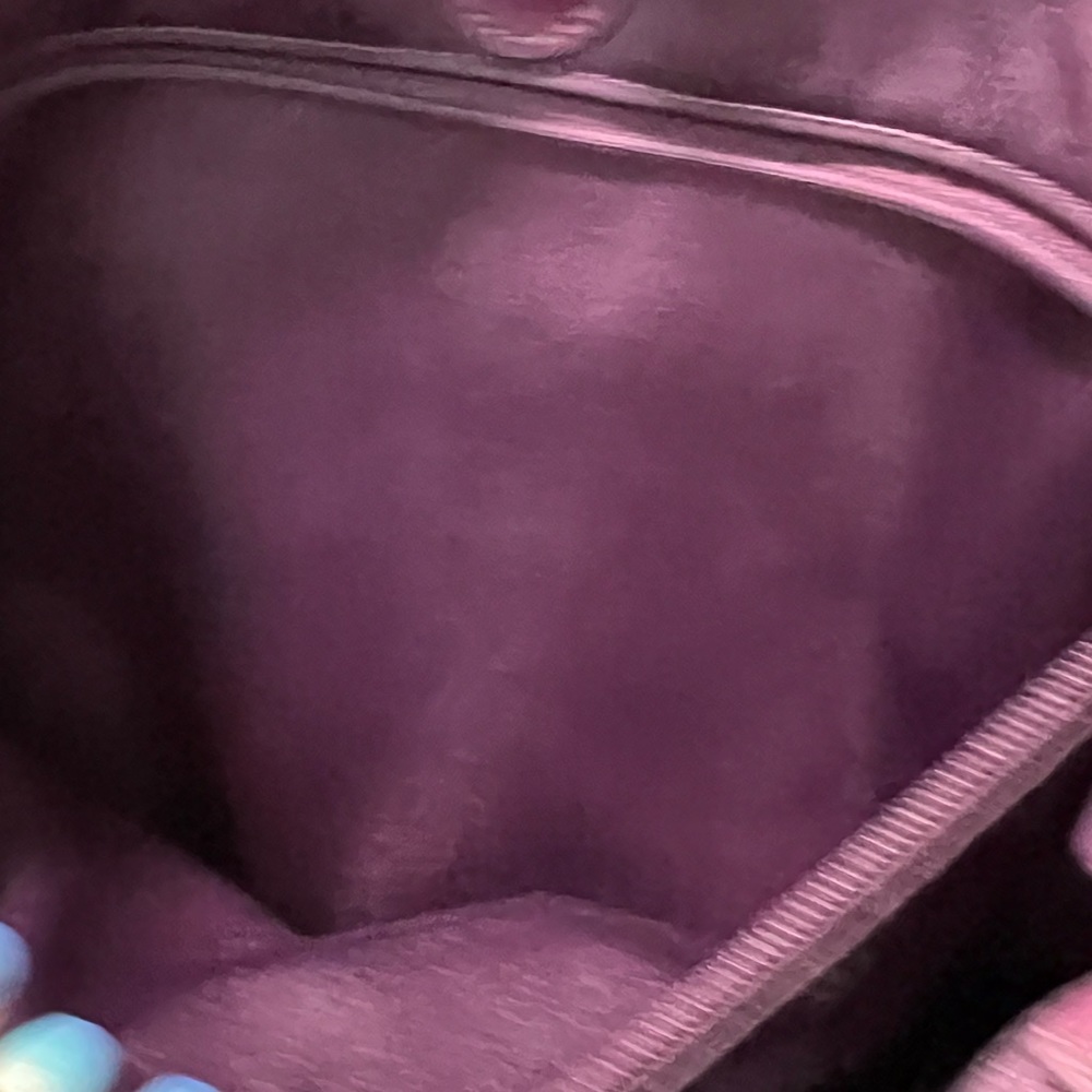 COACH Stage Coach Handbag, Beautiful condition, Purple inside, lots of pockets - Picture 9 of 14